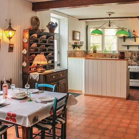 Cozy In Fouesnant With Kitchenette Holiday home